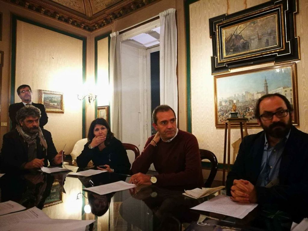 Lavoro autonomo, la Coalizione 27 febbraio apre un tavolo con Luigi de Magistris